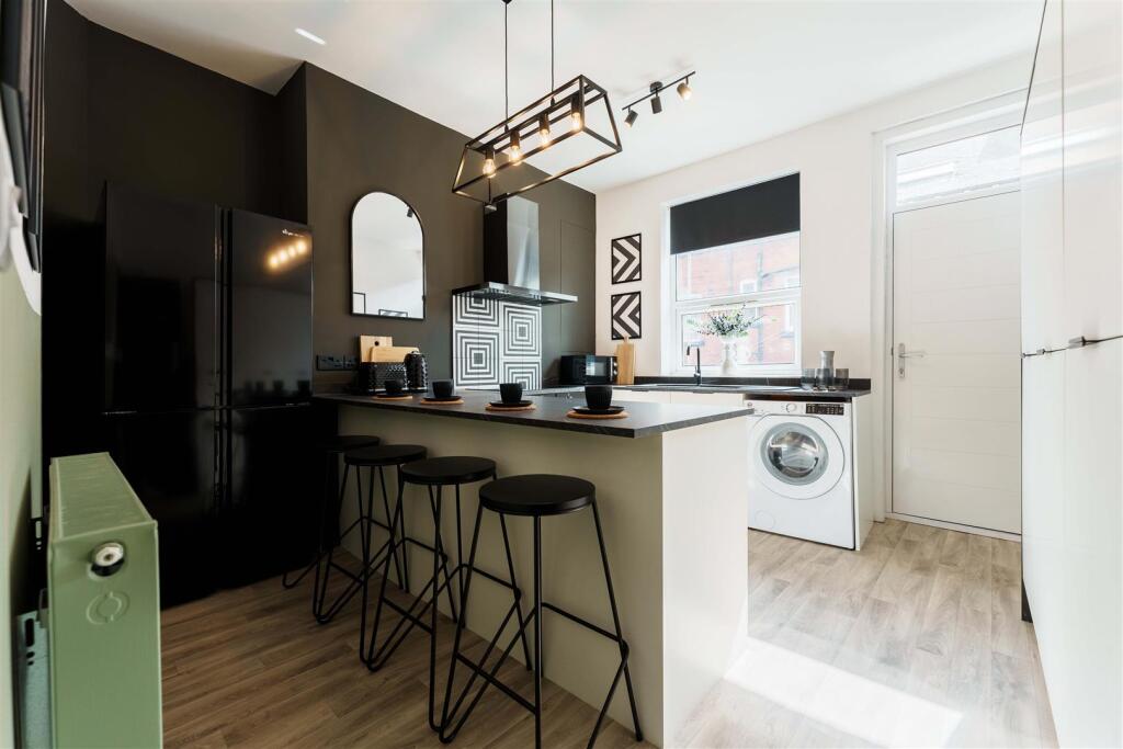 kitchen 1.jpg
