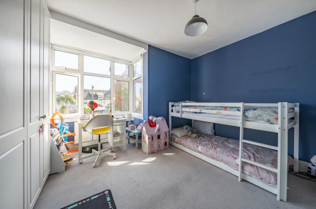 42-681cdd3773051-...