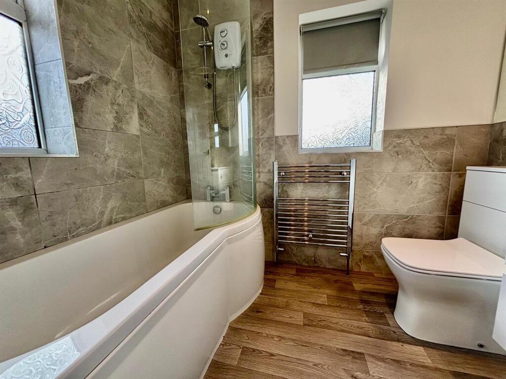 Bathroom / WC: