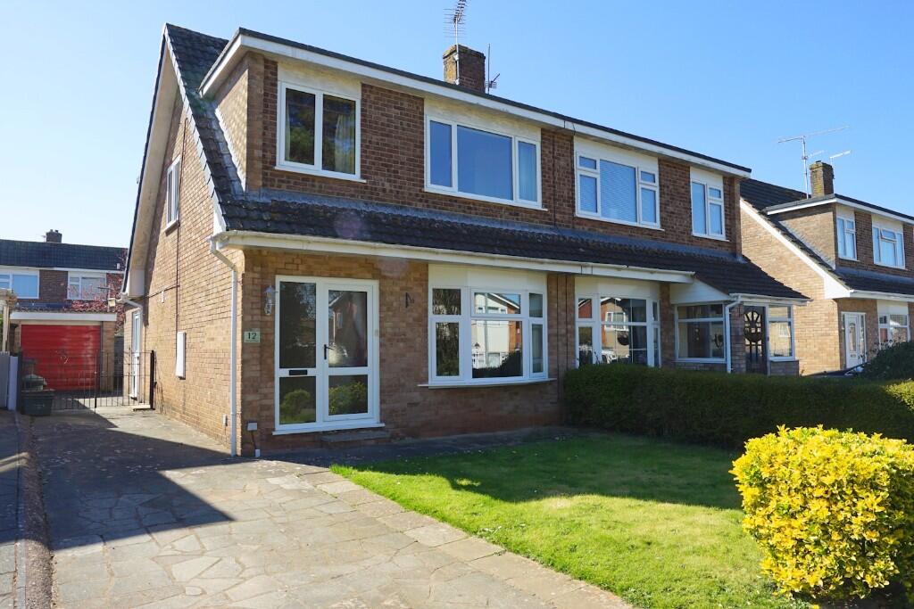 Spicer Close, extended, garage, private garden