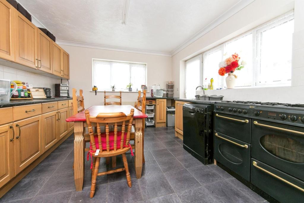 Kitchen/Breakfast