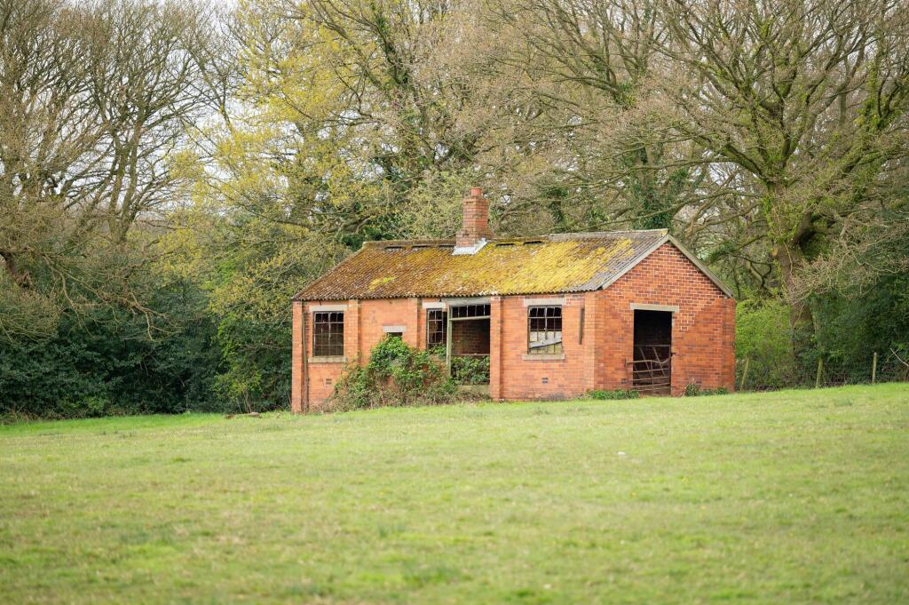 BATH HOUSE BARN
