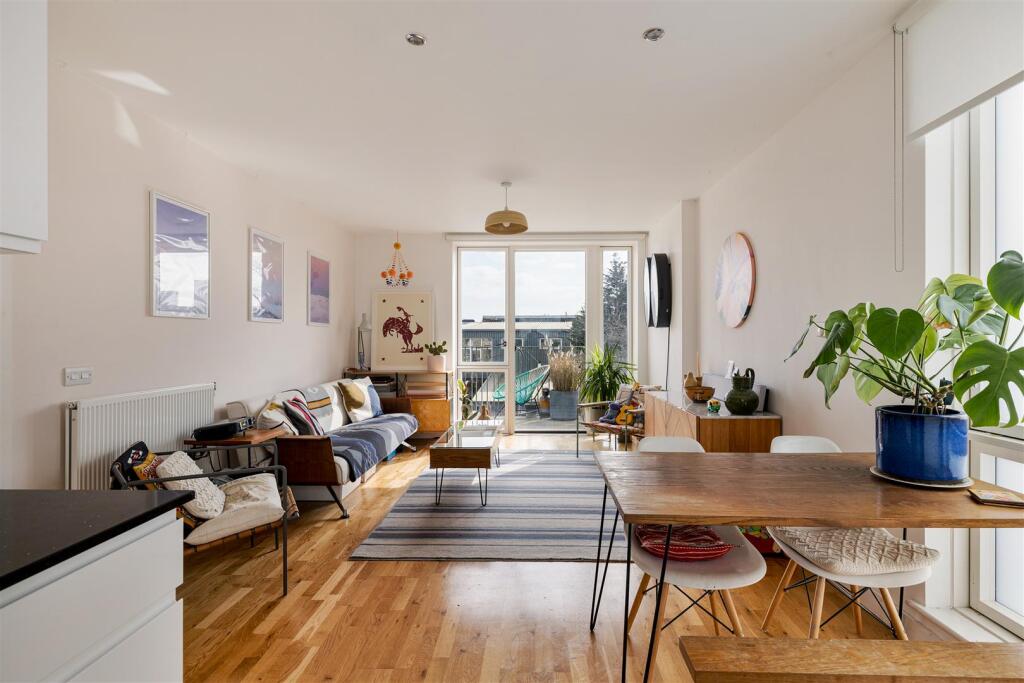 Britains Apartments 27 Sutherland Road, E17.jpg