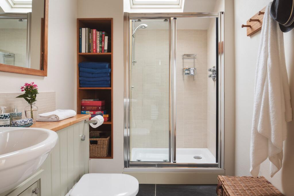 68304687578e6_YR-244