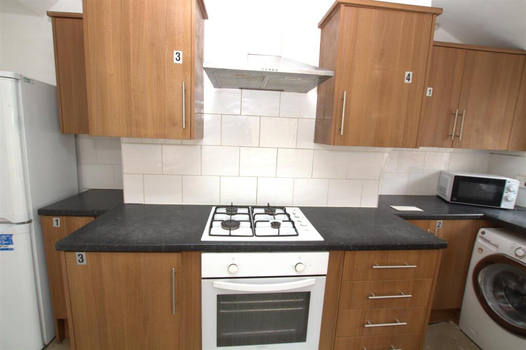 Kitchen 95 Victoria.jpg