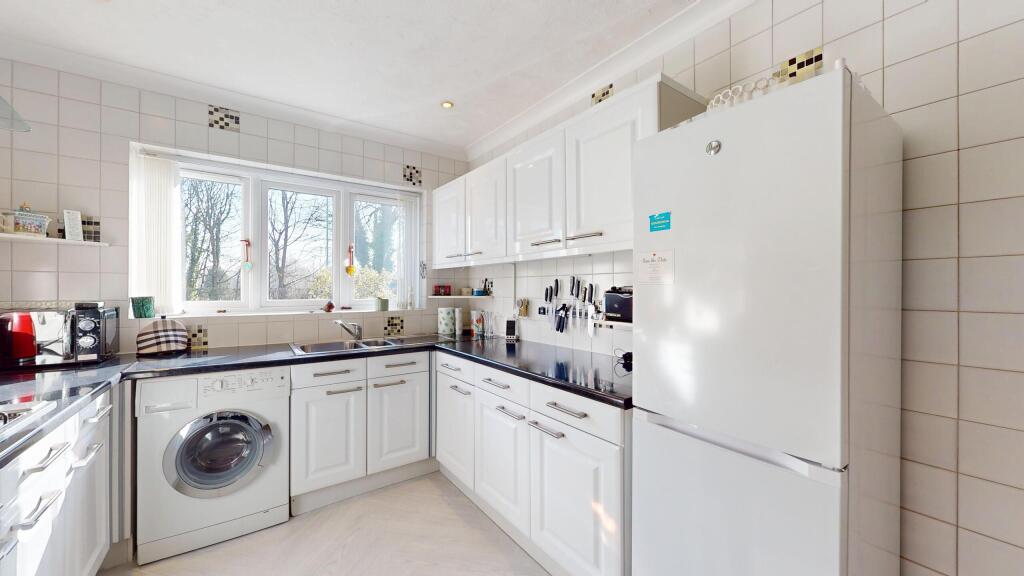 18-Magdalene-Close-03092025_174426