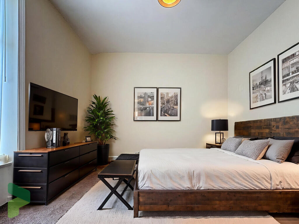 Virtual staged Be...