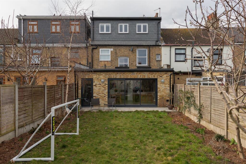 Donald Road E13