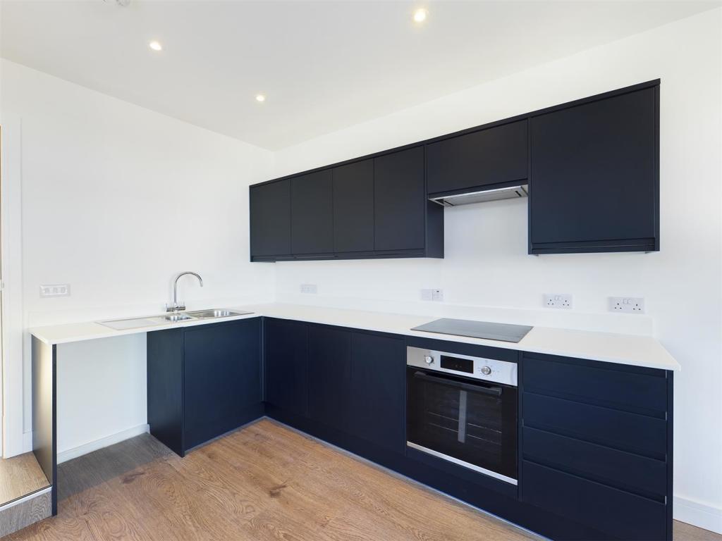 Flat 3, 128 Mount Wise Kitchen