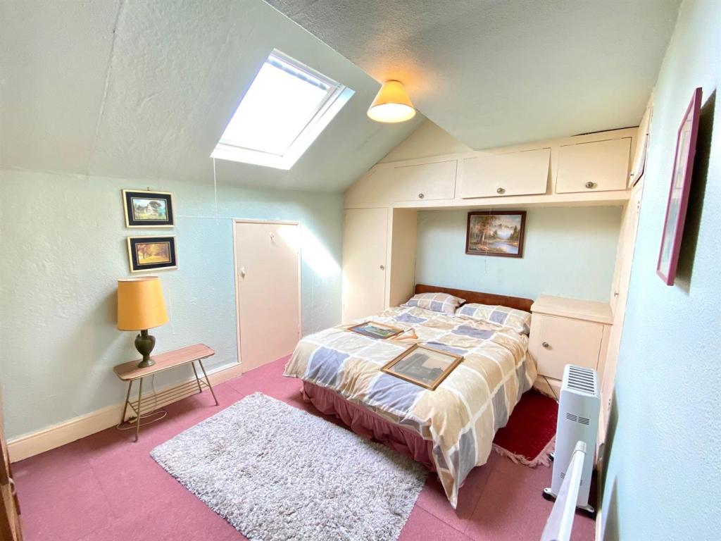 attic bedroom.jpg