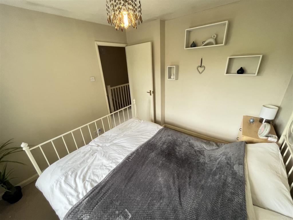 Bedroom 1 Aspect 3.jpg
