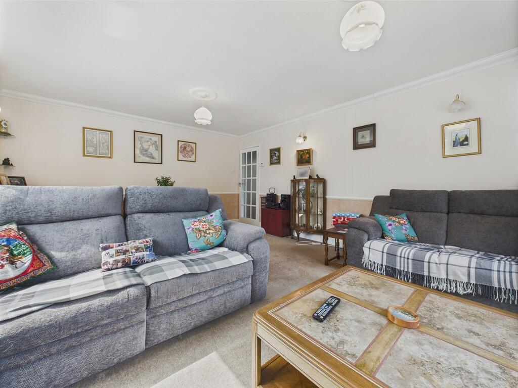 CAM04273G0-PR0129...