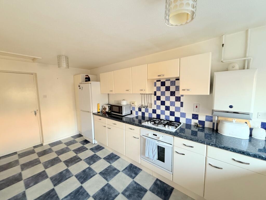 926AE884-C6A8-407B-9BC9-AF5EAD630215