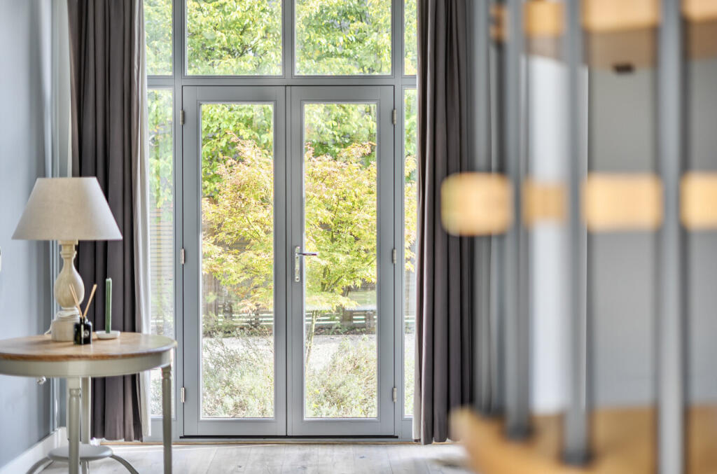 1356137-6-68c973a...