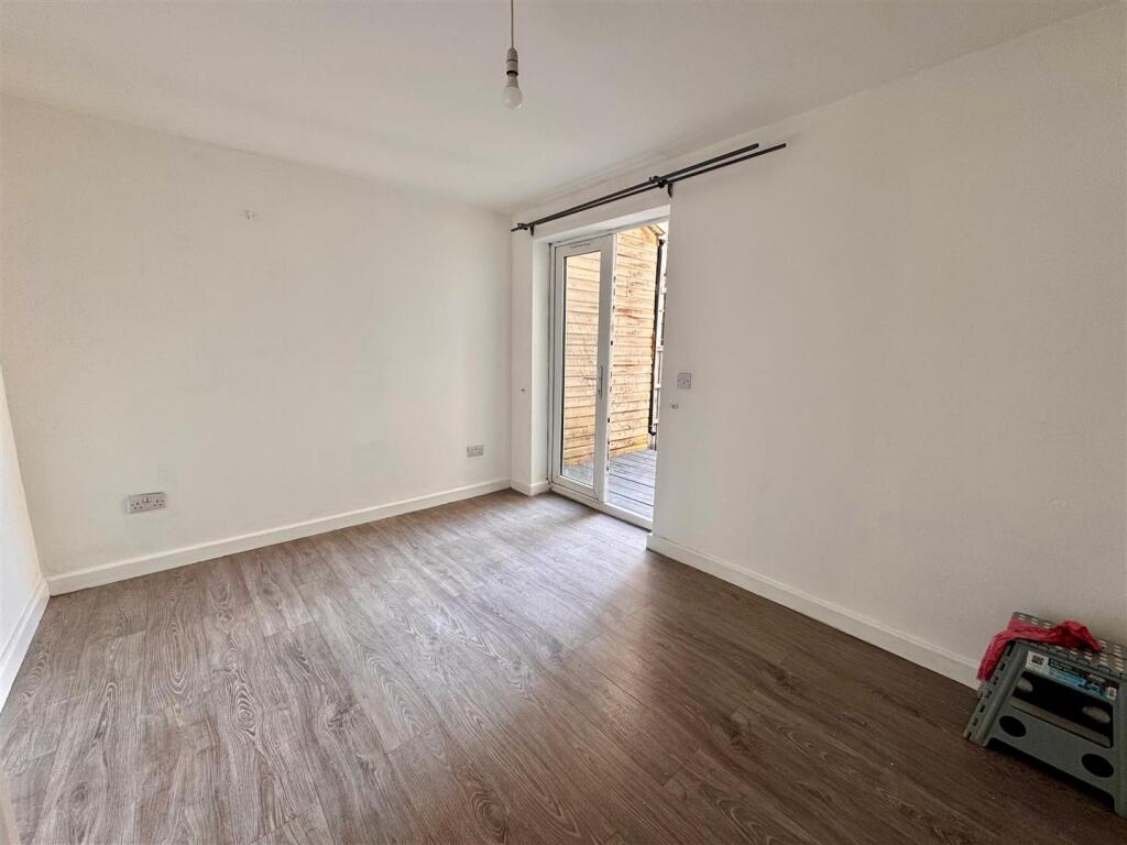 Bedroom1.jpg