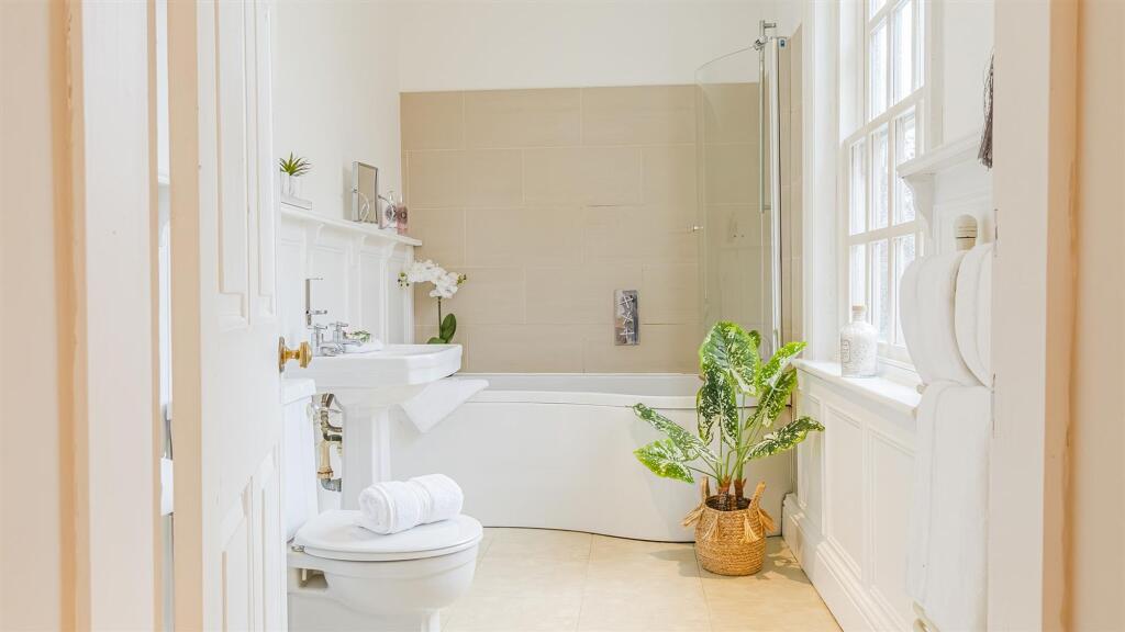 Master ensuite