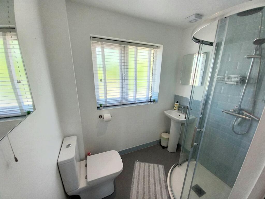 34 galleon Shower.jpg