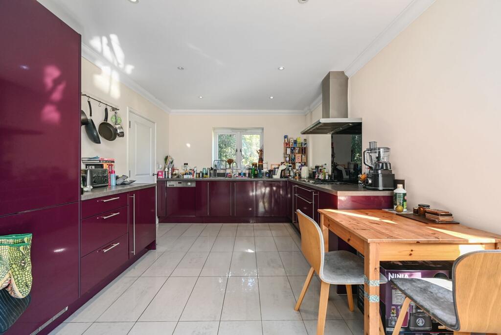 Kitchen/ Breakfast Room