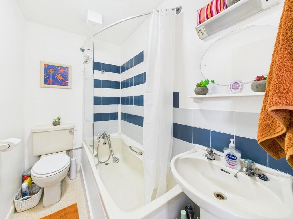 CAM03974G0-PR0113...