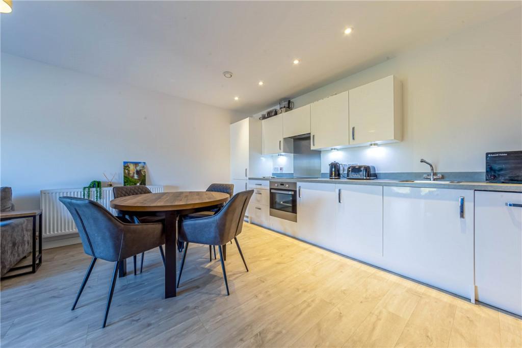 Kitchen/Dining Area