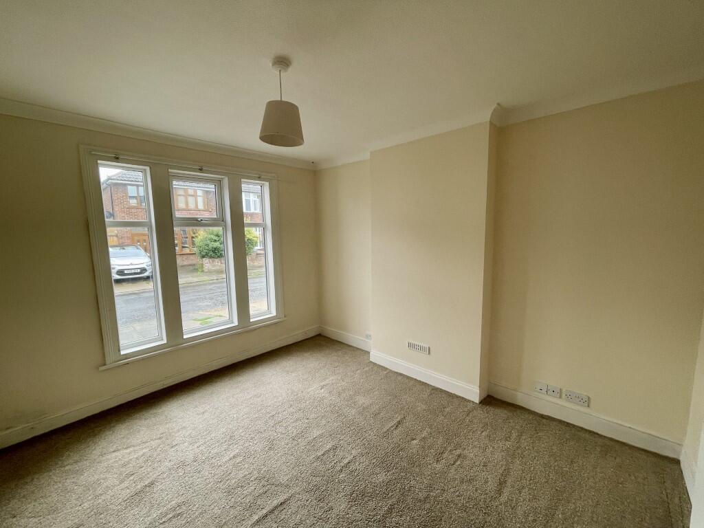 2  Medium  T202508131155.jpg