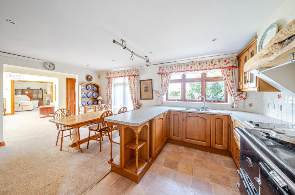 1328579-2-6880cb8...