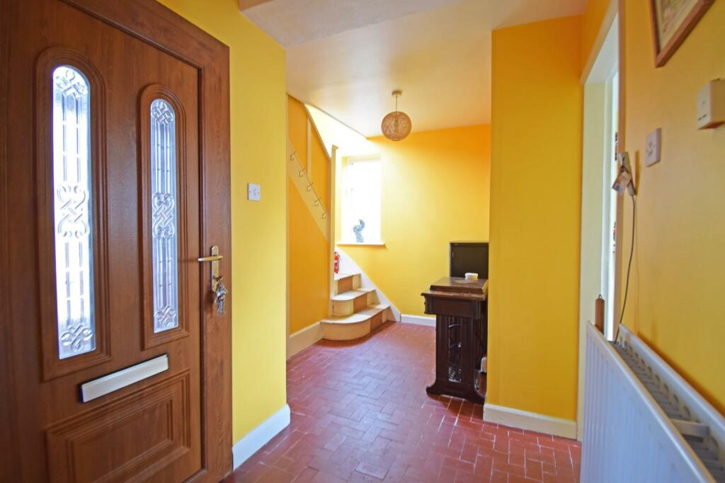 198A Old Birmingham Road, hall.jpg