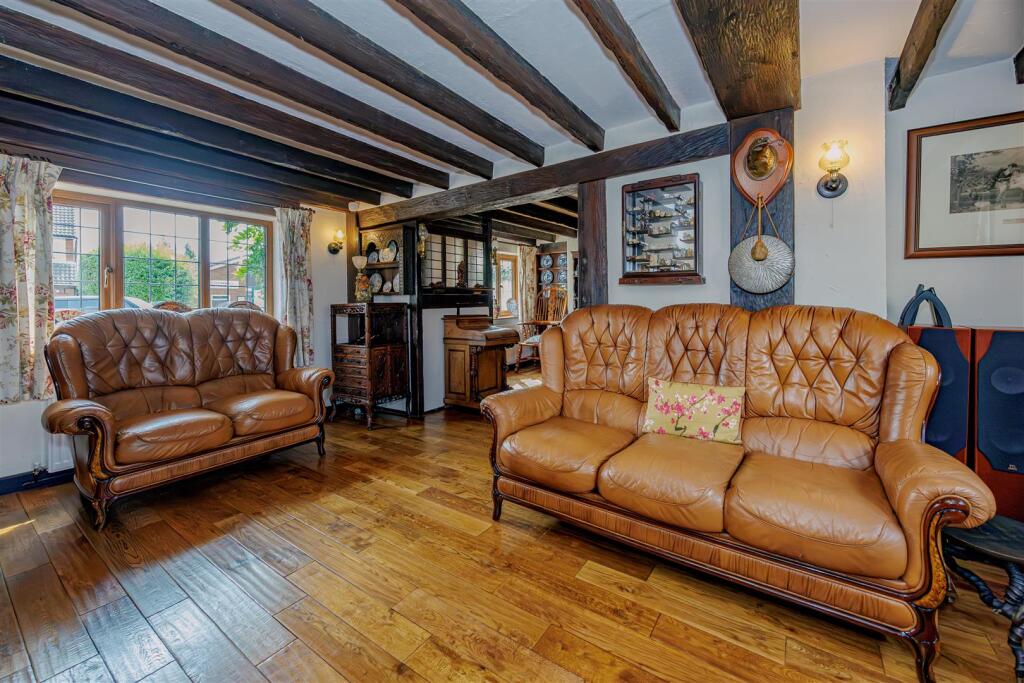 Lounge 1.1 1N9A7421-Enhanced-NR.jpg