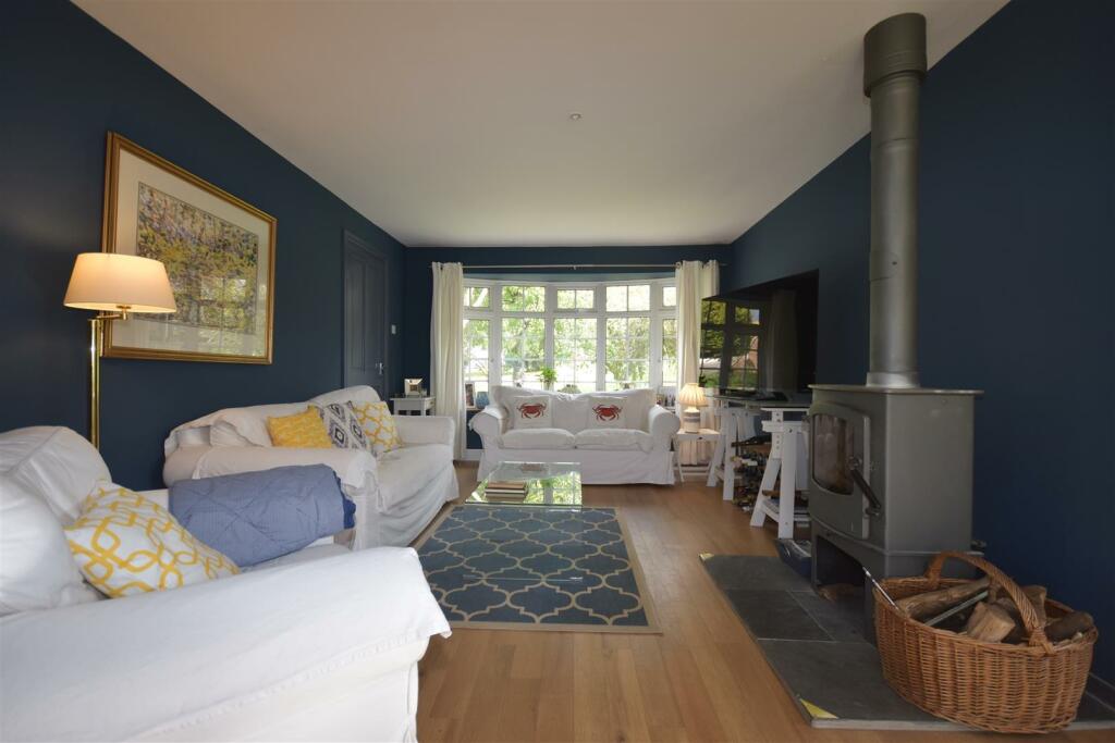 Sitting Room.JPG