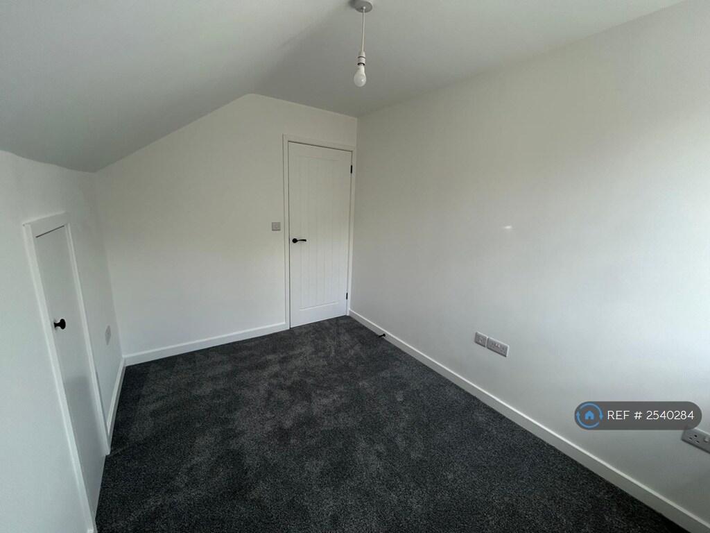 Bedroom 3 (2)