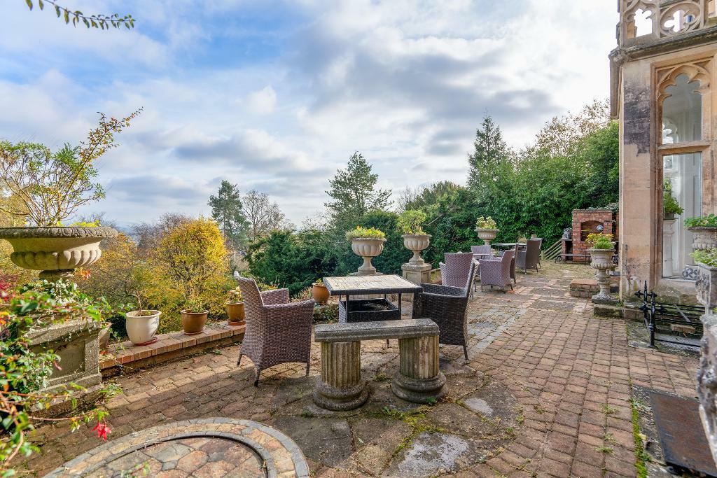 Italian style terrace to entertain