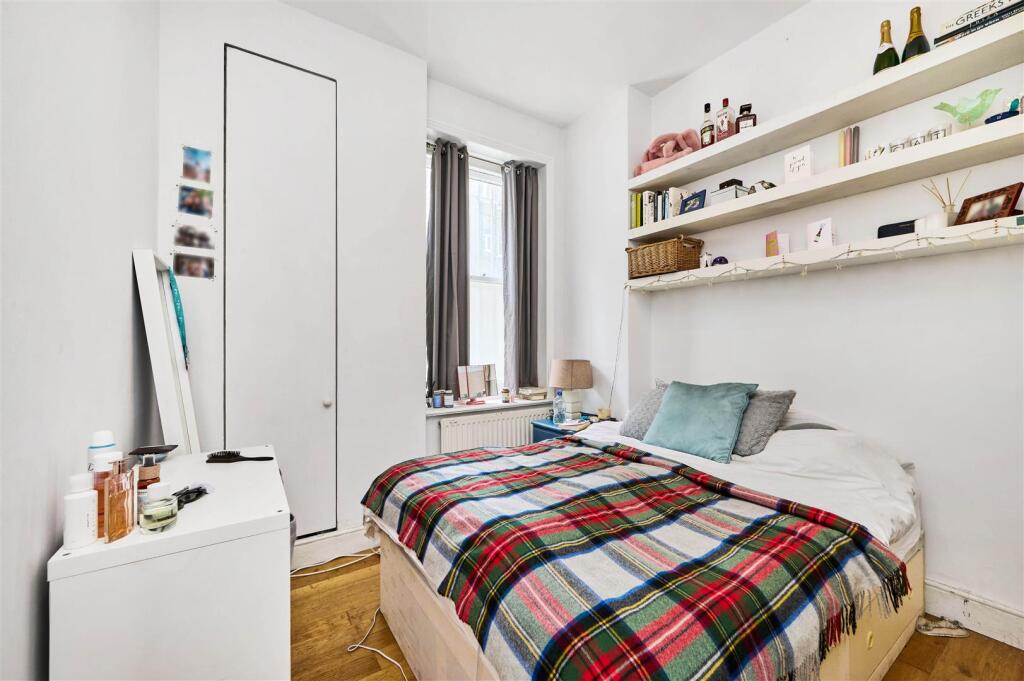 Bedroom 1, Albert Palace Mansions, Eden Harper SW1