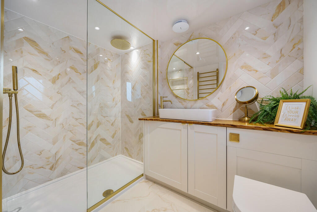 1283675-32-682630...