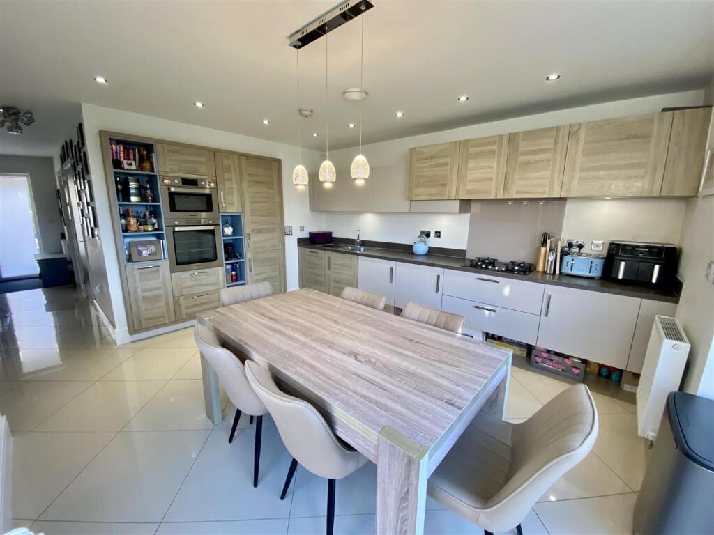 Bramleys Estate Agents - Moorcroft Close - Mirfiel