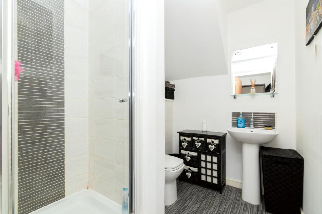 Downstairs Cloakroom