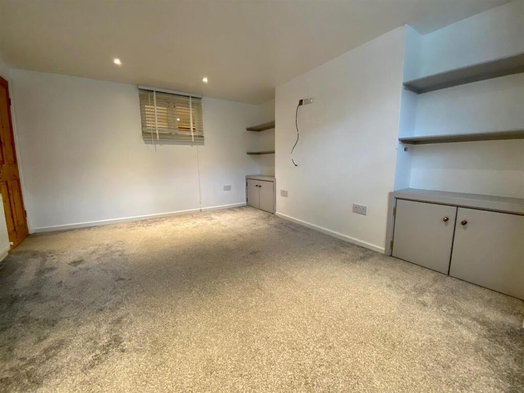 Bedroom4..jpg