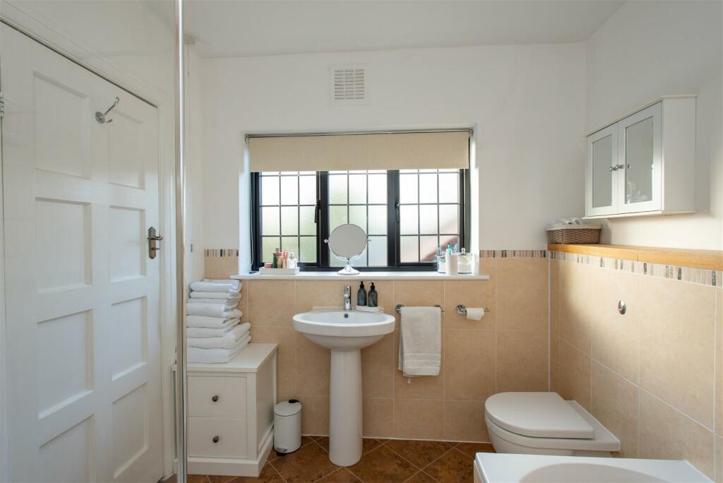 2023.11.15 223 Chislehurst Rd, BR5 1NP-2197.jpg