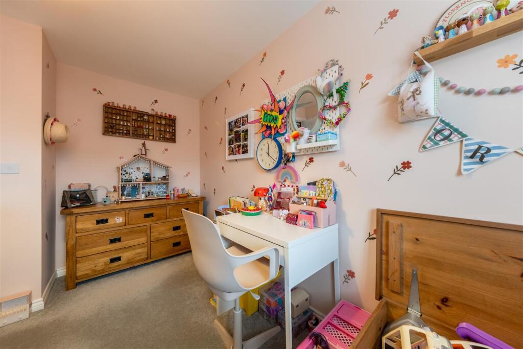 15 Sandford Drive-024.jpg