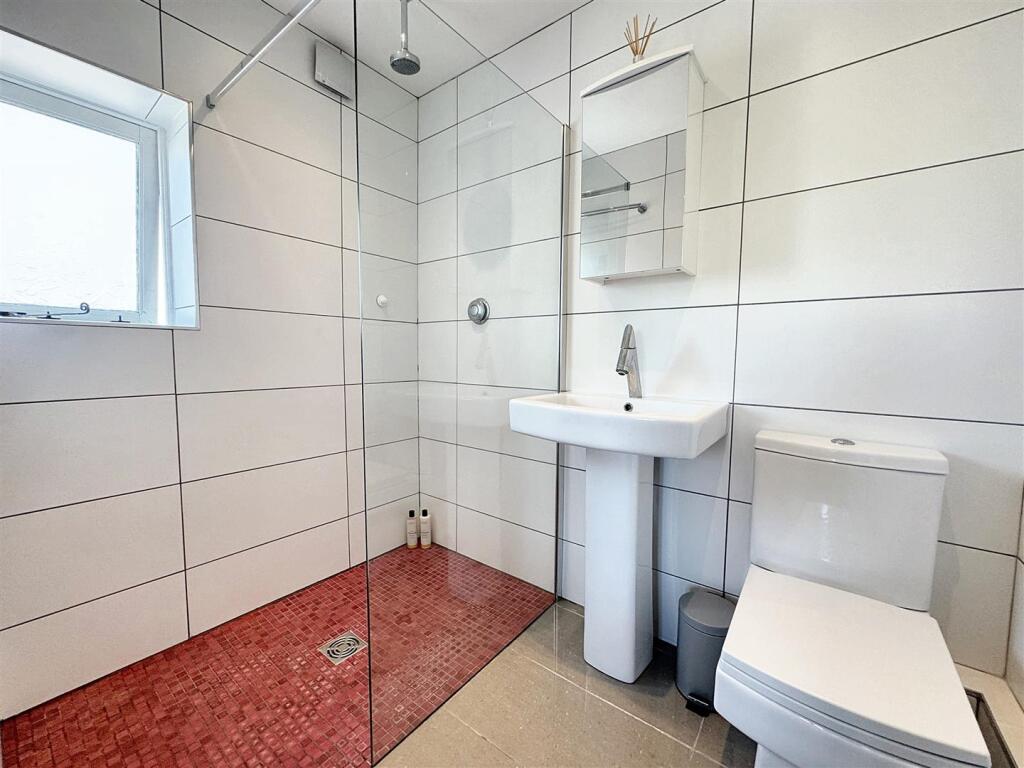 En-suite Bedroom One