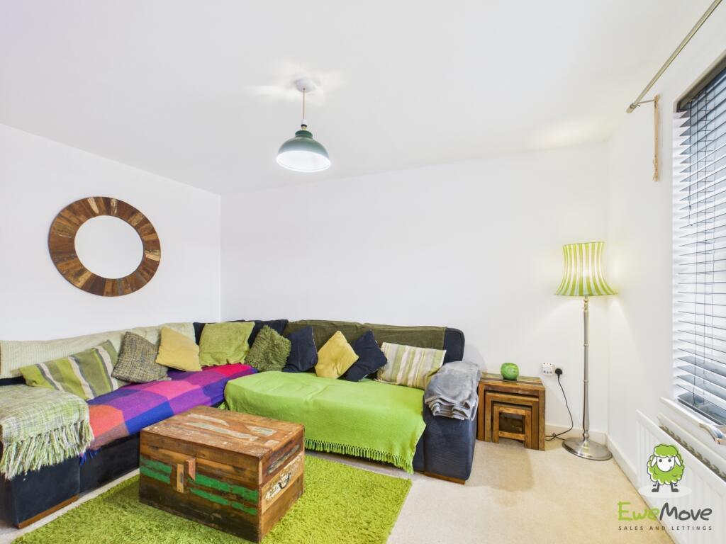 EweMove Estate Agents Basingstoke - Chilworth Way 