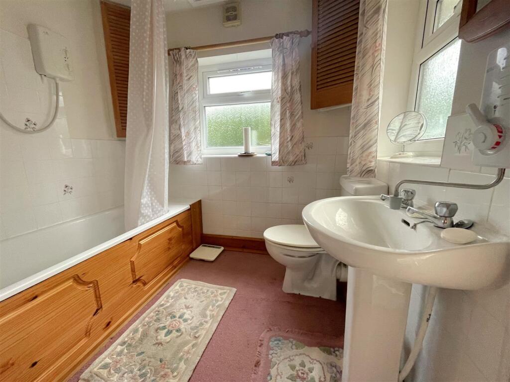 en-suite.JPG