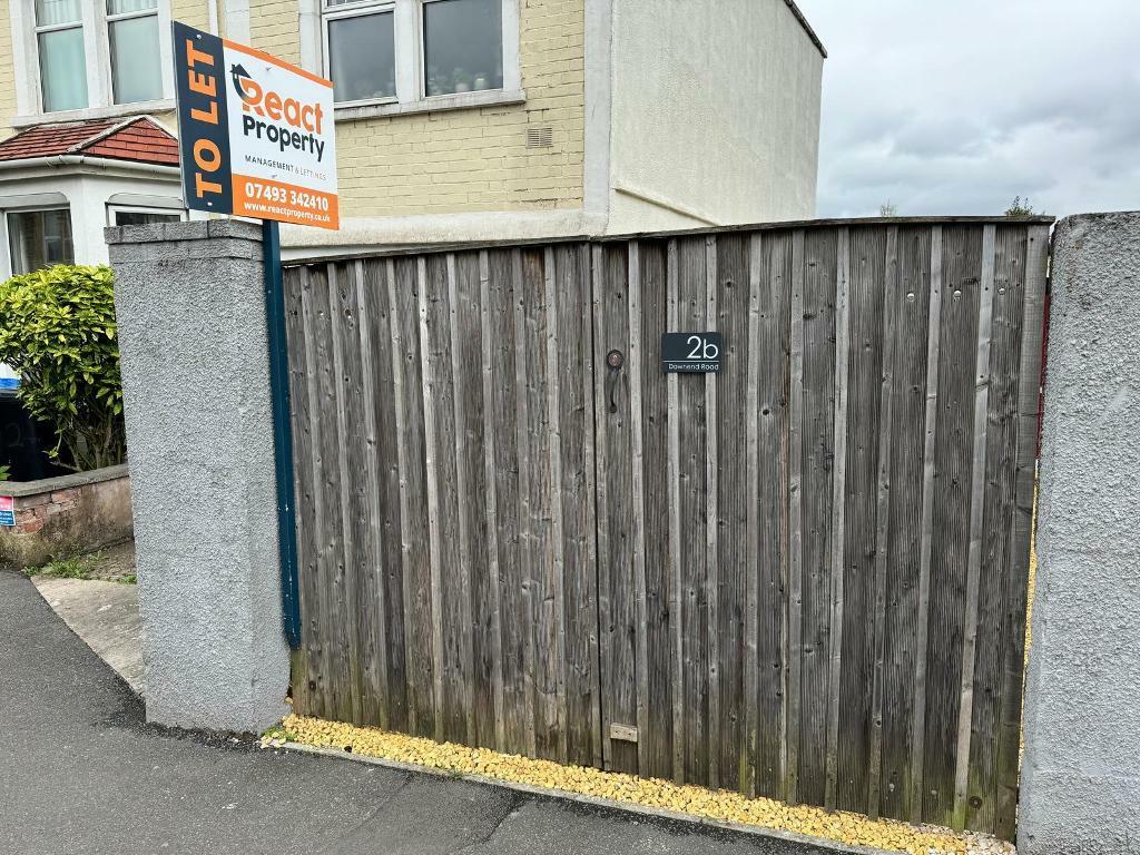 Yard / Entrance gates