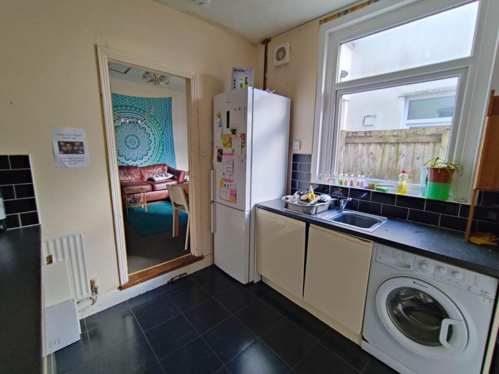 Kitchen (2)