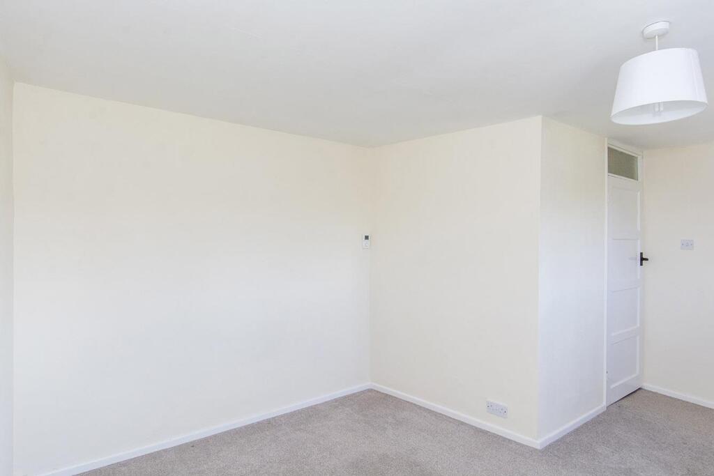 Bedroom Two Photo Two