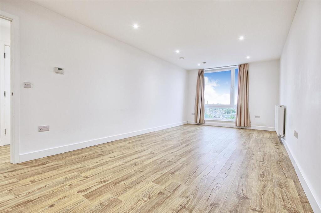Living Area 2.jpg
