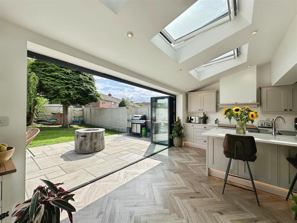 89996c50--4AE7-80C3-C539E45FEDAB-61268-000013E8A71