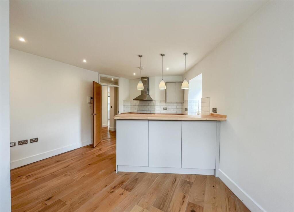 Living Room / Kitchen