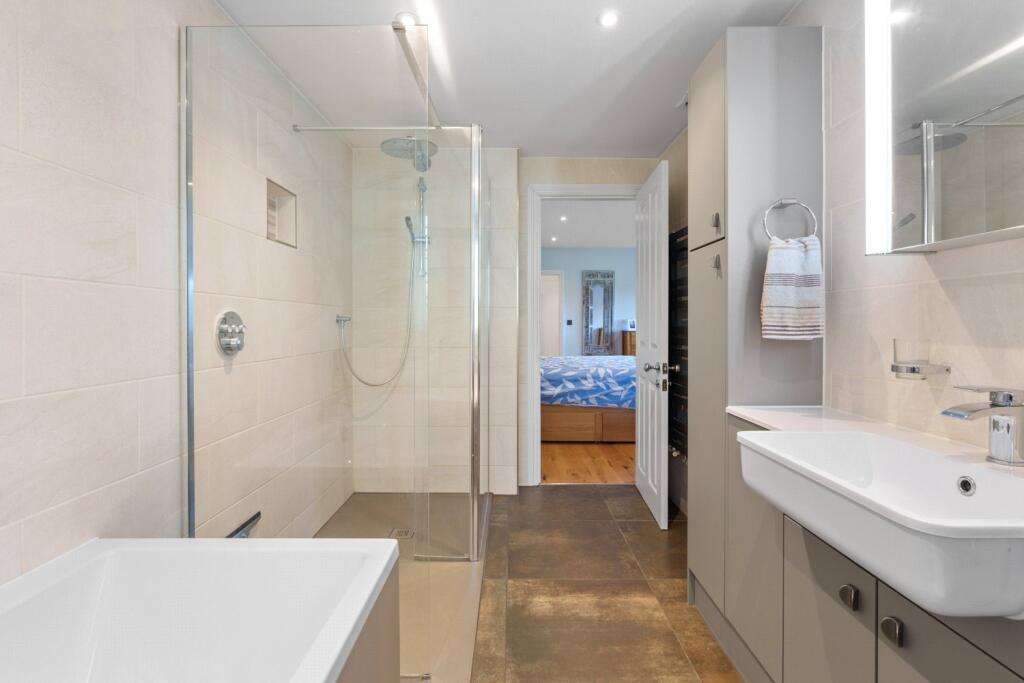 Ensuite Bathroom