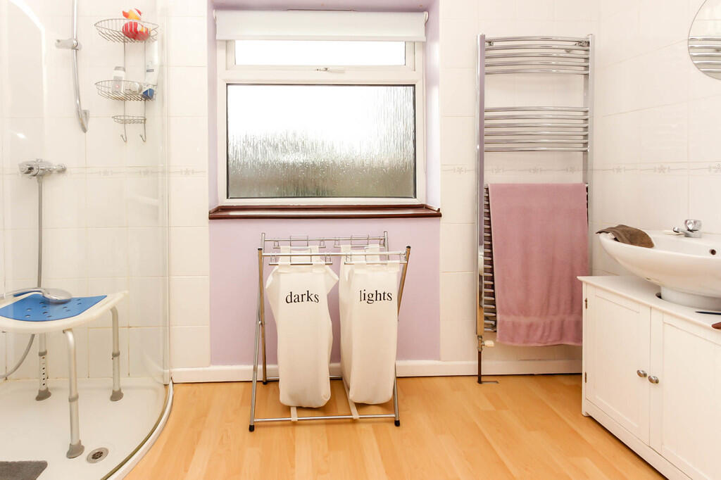 Ensuite Shower Ro...