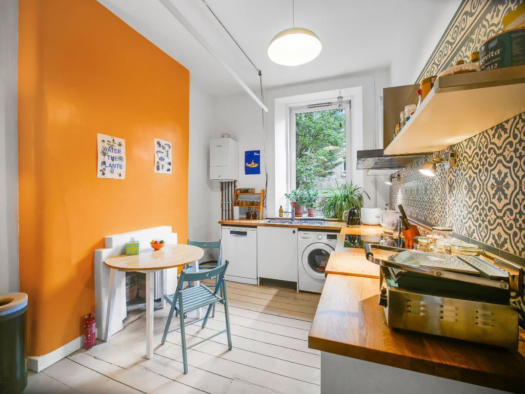 Kitchen/ Dining Area